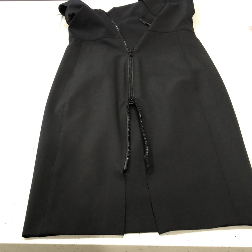 Veronica Beard sleeveless V- neck scuba sheath dress - Picture 13 of 13